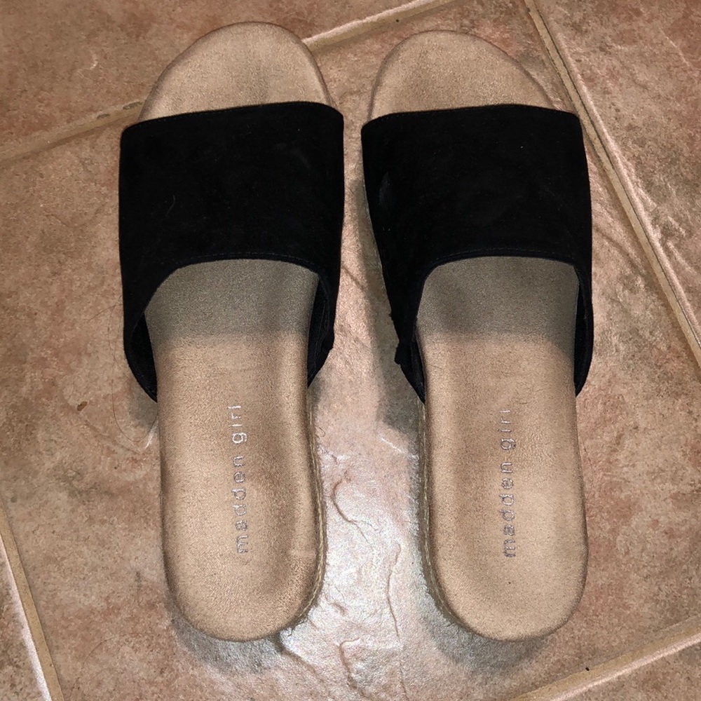 Madden Girl shoes worn a few time(great shape)